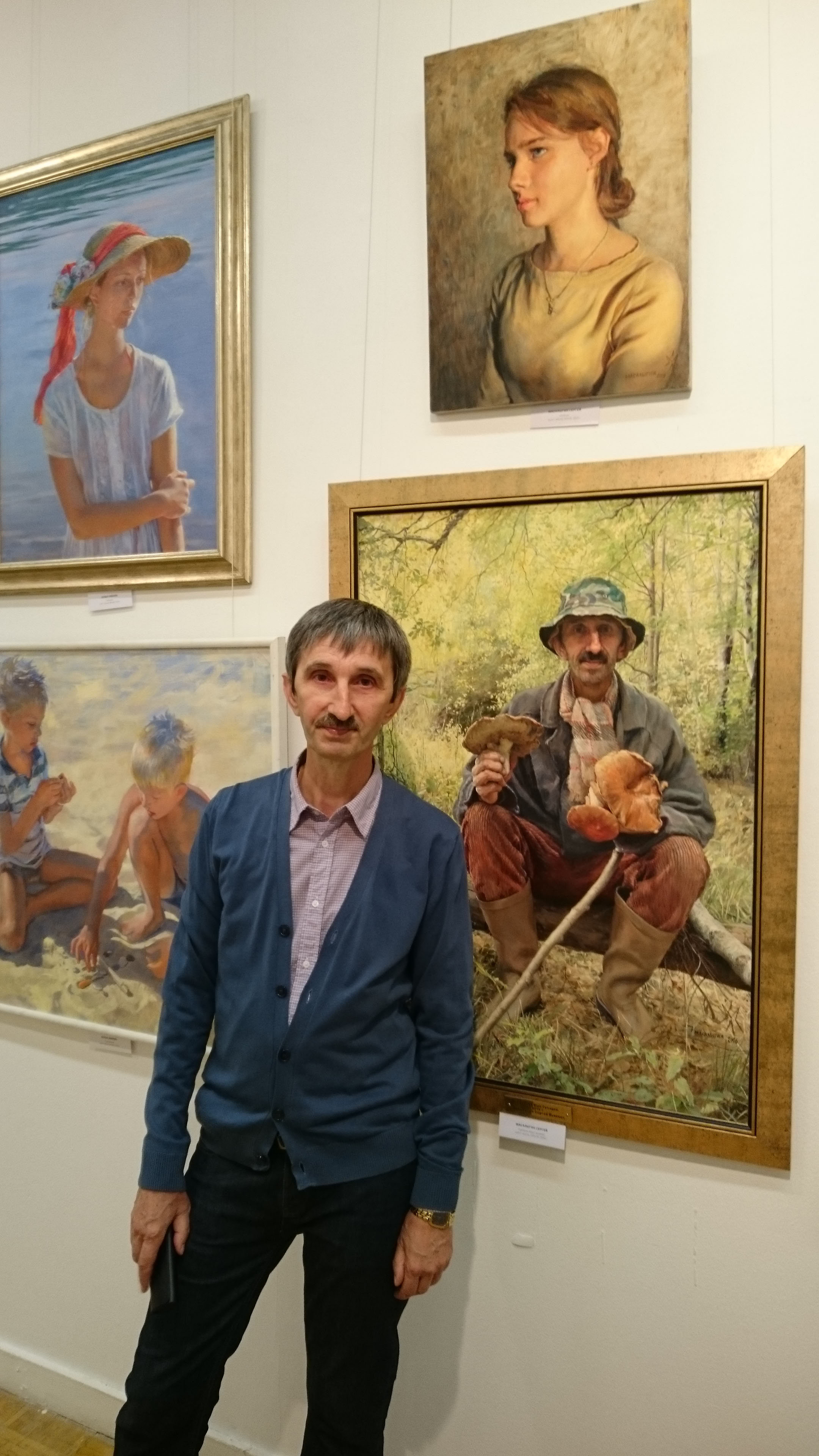 Юра Гвоздев с портретом 